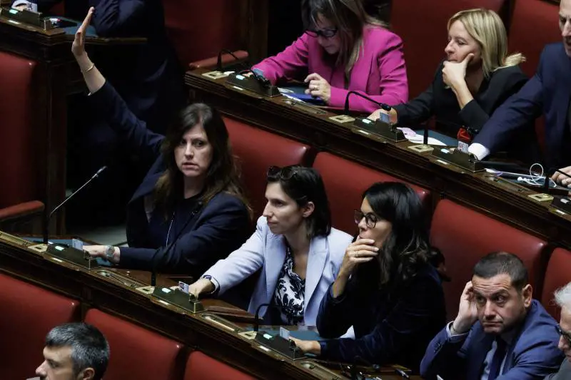 Opposizioni in imbarazzo. Ma con Palazzo Chigi non siglano ancora la pace