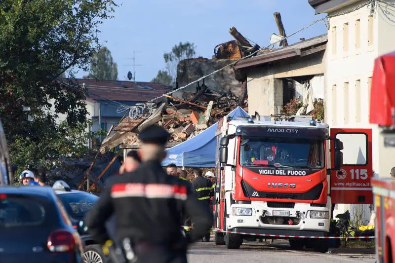 Carabinieri uccisi, i pm: "È strage". Irrompe la Salis: è colpa della politica