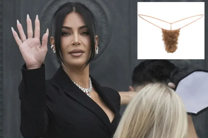 Kim Kardashian lancia il perizoma con il pelo: quanto costa e perché è già sold out
