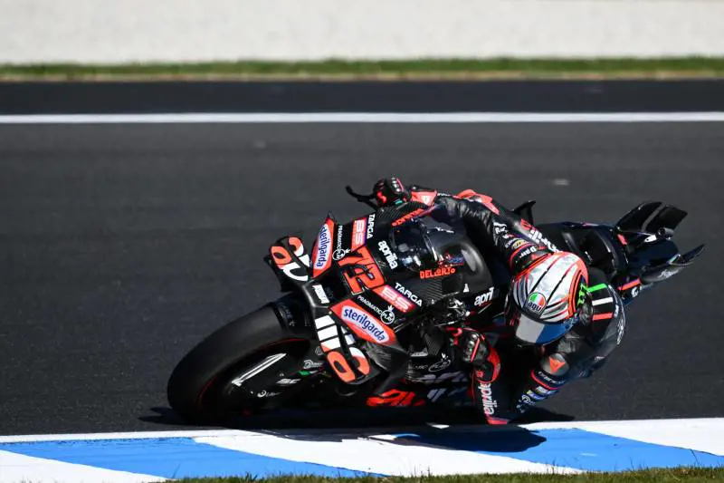 MotoGP, Bezzecchi conquista la Sprint Race a Phillip Island. Disastro Bagnaia
