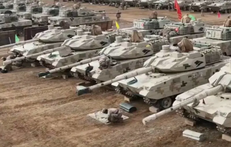 "Tank schierati". La strana esercitazione militare cinese