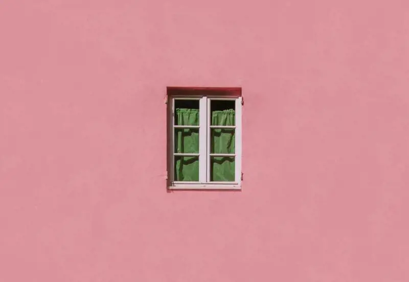 Aprire una finestra sul muro comune? Si può, ma solo rispettando alcune regole