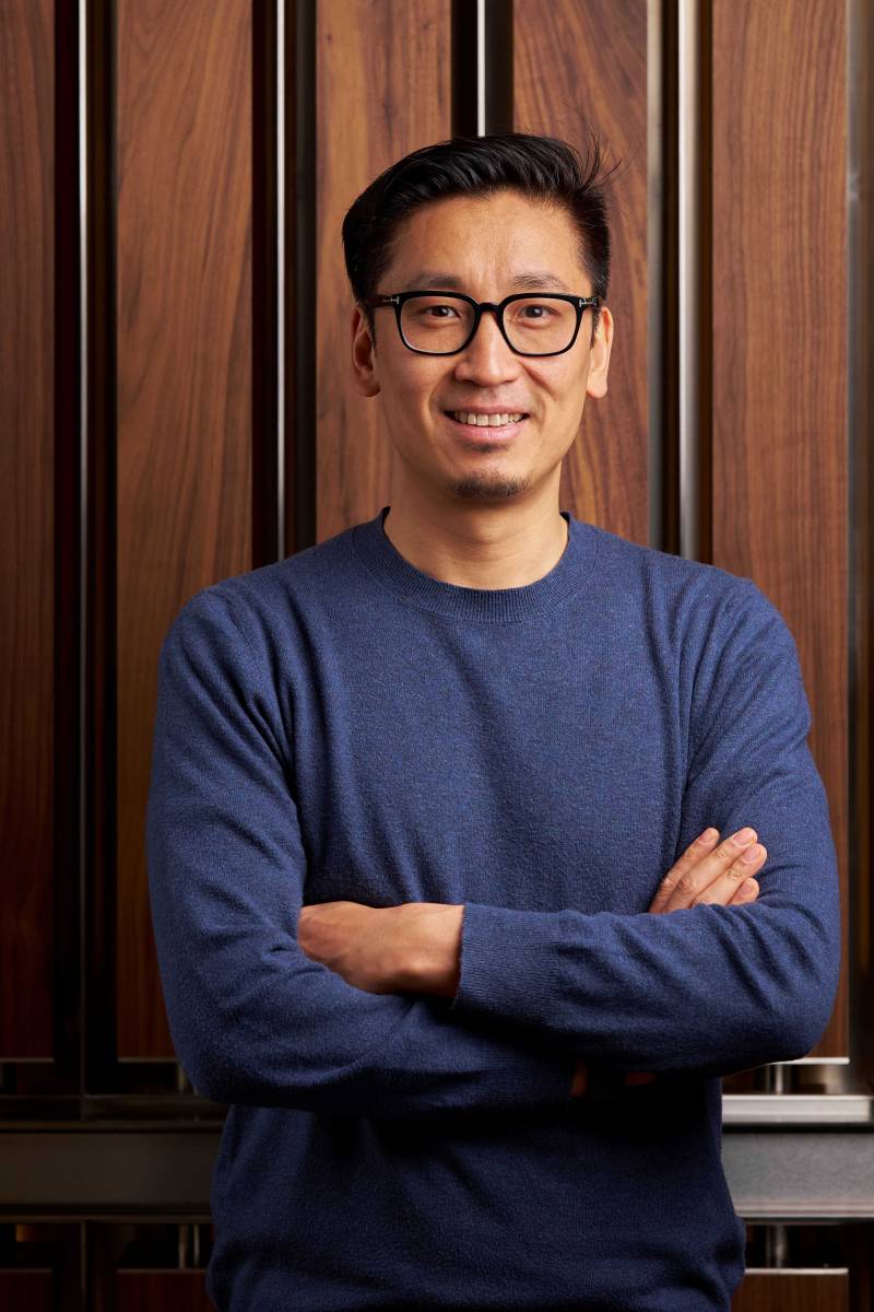 Iyo, Claudio Liu