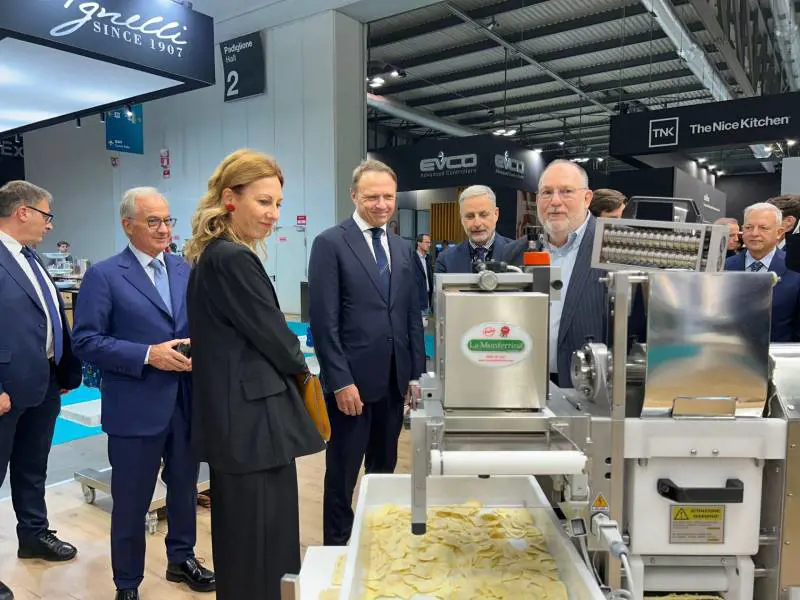 Lollobrigida: “Ristorazione strategica per promuovere le eccellenze agroalimentari”