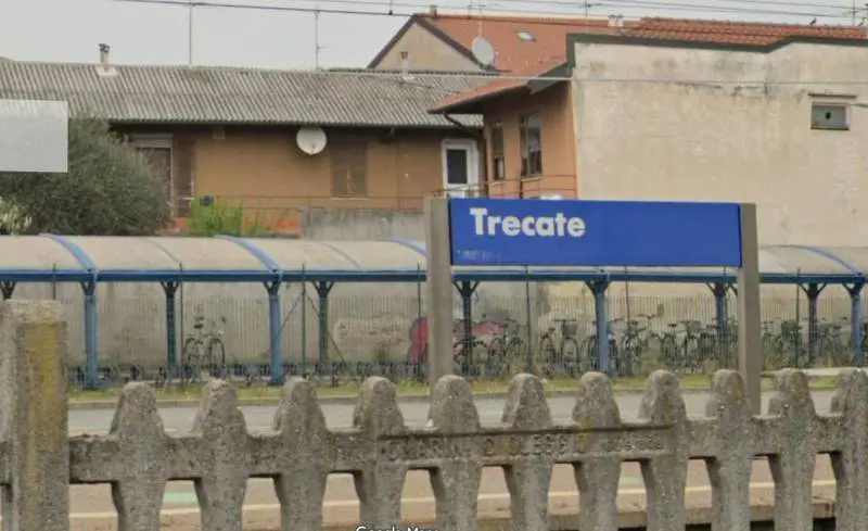 Tre giovani travolti da un treno a Novara: un morto e due feriti. Interrotta la linea Torino-Milano