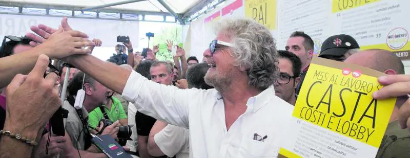 Botte, insulti, linciaggi mediatici. La libertà di stampa secondo i 5s ...