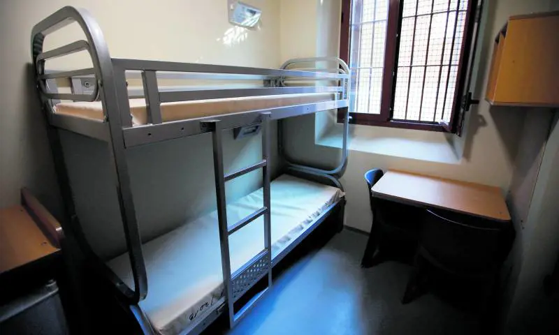 Sarko in cella: 10 foto dei cari (e il Conte di Montecristo)