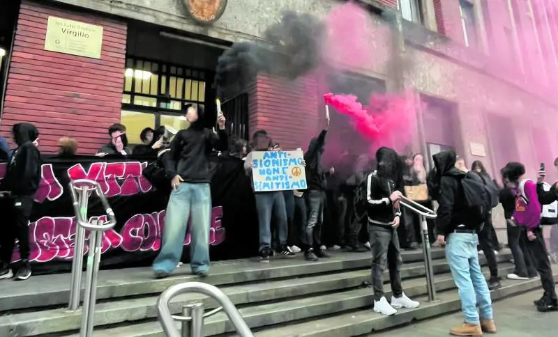 L'assemblea choc scuote il "Virgilio". La preside in difesa: "Non c'era odio"