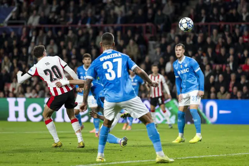 Napoli umiliato in Olanda: 6 schiaffi dal Psv