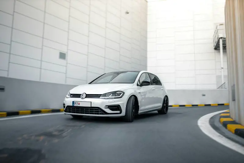 Mancano i processori: Volkswagen spegne Golf