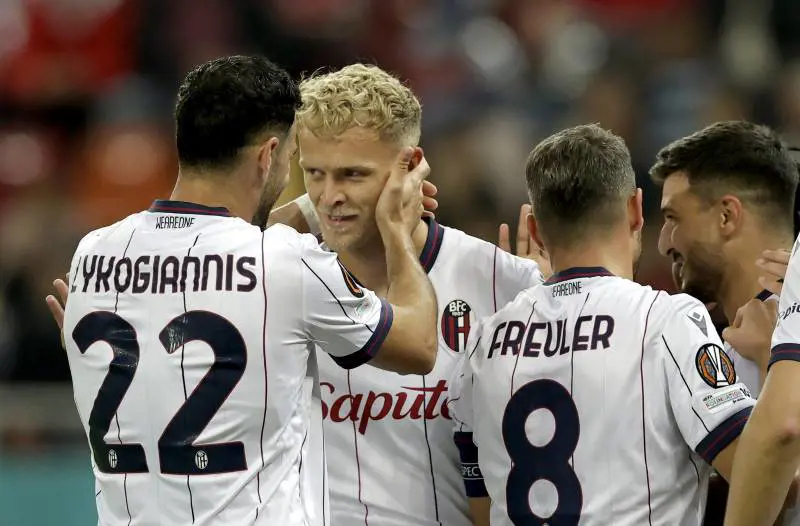 Europa League, il Bologna vince in trasferta a Bucarest: 1-2. Odgaard e Dallinga lanciano i rossoblù