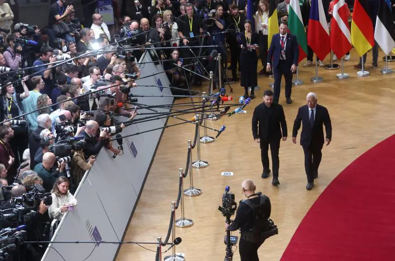 L’Ue si muove per isolare lo Zar. E tiene congelati gli asset russi