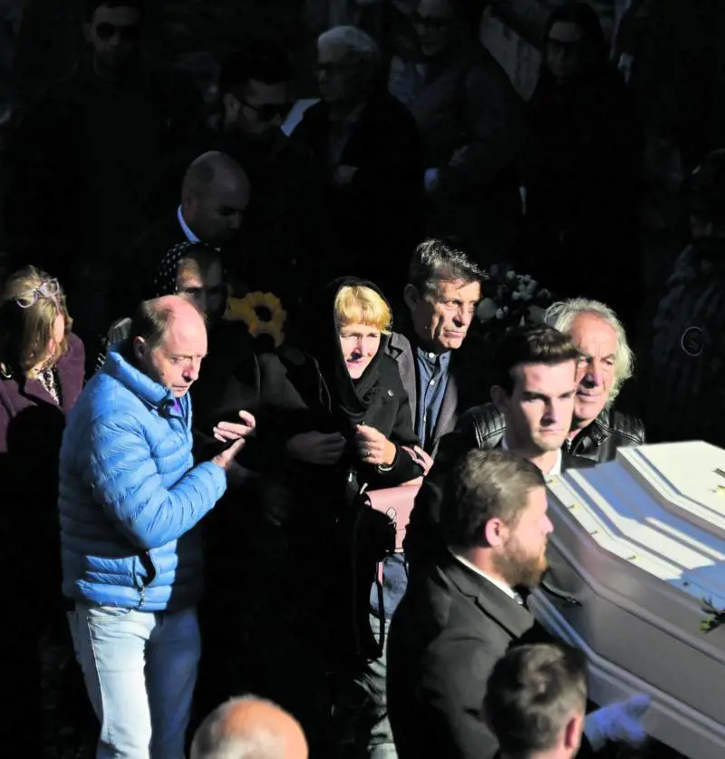 Il dolore al funerale di Pamela: "Uomini capaci solo di possedere"