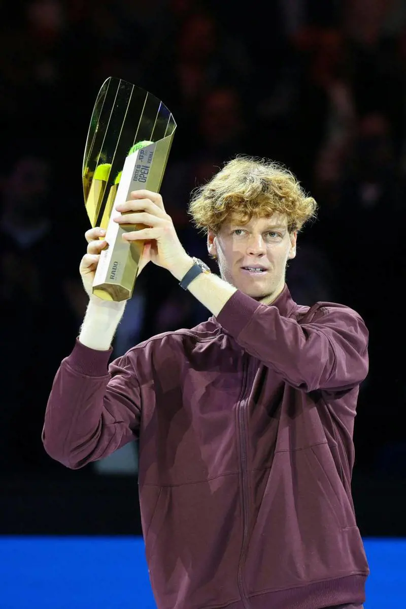 Sinner da applausi: rimonta Zverev e vince l'Atp di Vienna