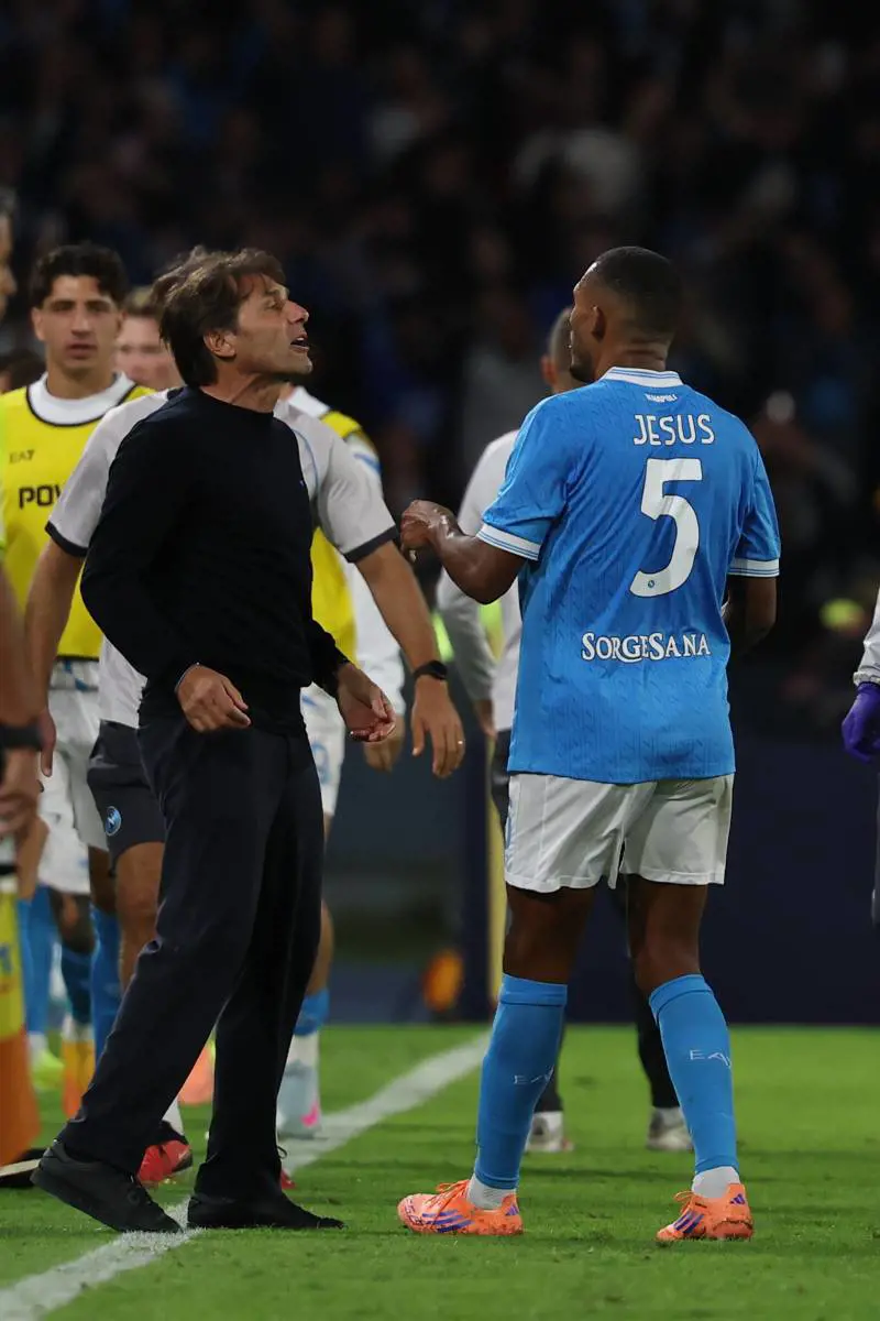 Lautaro e Conte, con Elkann ai servizi sociali