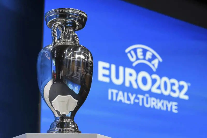Russia pronta ad ospitare Euro 2032 al posto dell'Italia: cosa c'è dietro e cosa può succedere