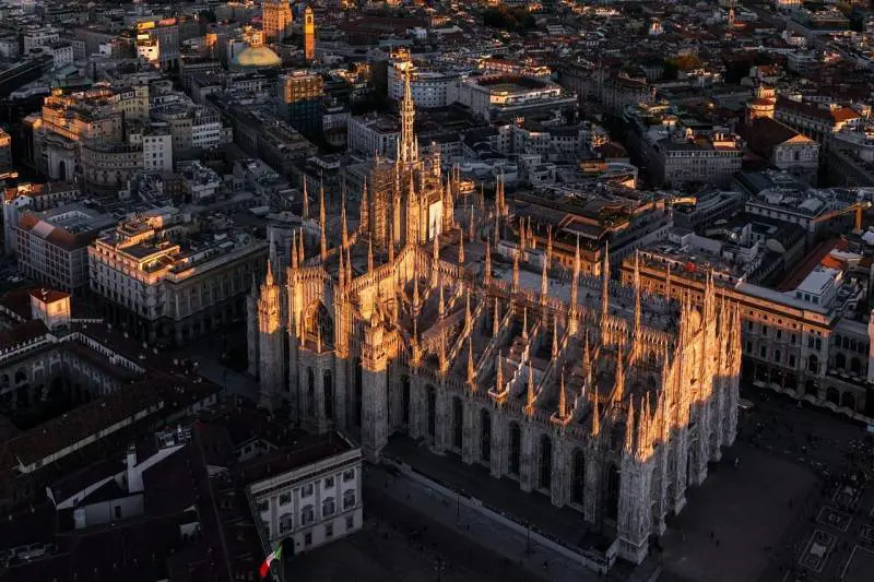 Paura a Milano, picchiava senza motivo le donne incontrate per strada: fermato senegalese