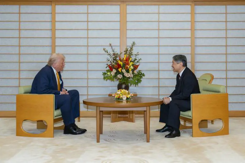 Donald vola in Giappone, ma pensa già a Xi: "In Cina a inizio 2026"