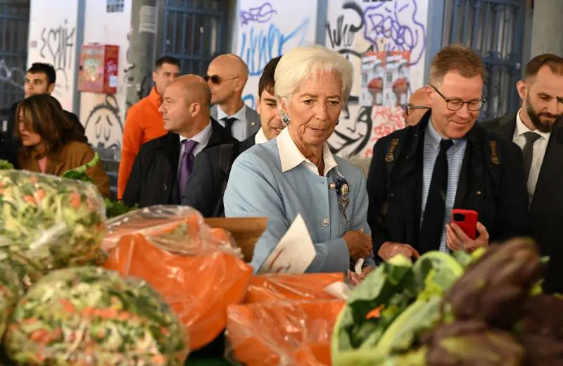Christine Lagarde (Bce) al mercato a Firenze. Foto Giovannini/Ansa