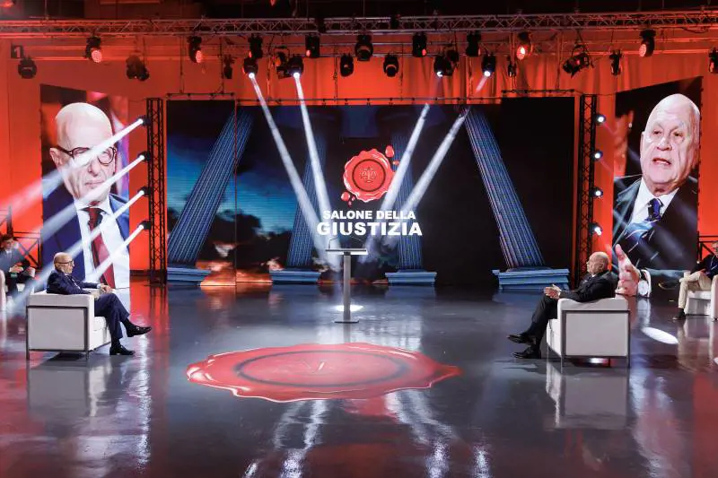 Nordio lancia l'appello. "I magistrati non cadano nell'abbraccio mortale dell'opposizione. Scandalo intercettazioni: faremo una legge"