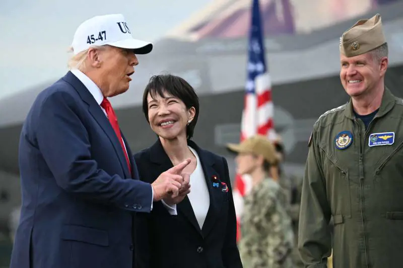 La sfida di Trump: "Abbiamo l'esercito più forte del mondo"