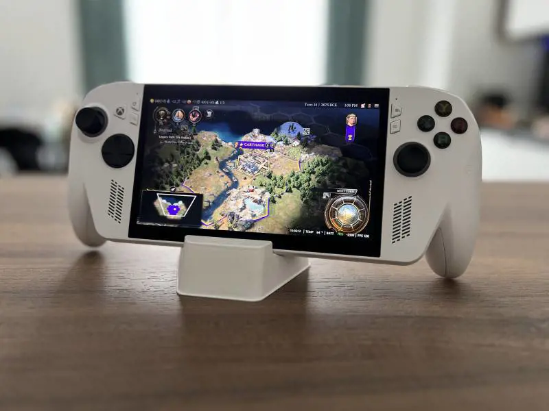 Recensione ROG Xbox Ally: il computer che vuole fare la console portatile