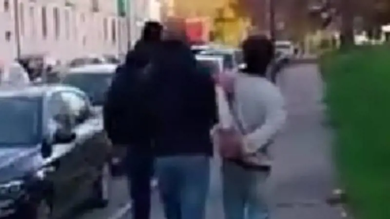 Cinque cosette da dire sulle manette, papino e mammina antifà e Fico: quindi, oggi...