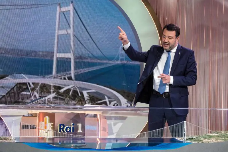 Il Cdm, la riapprovazione del progetto, l'ok del Parlamento: il piano del governo per tirare dritto sul Ponte