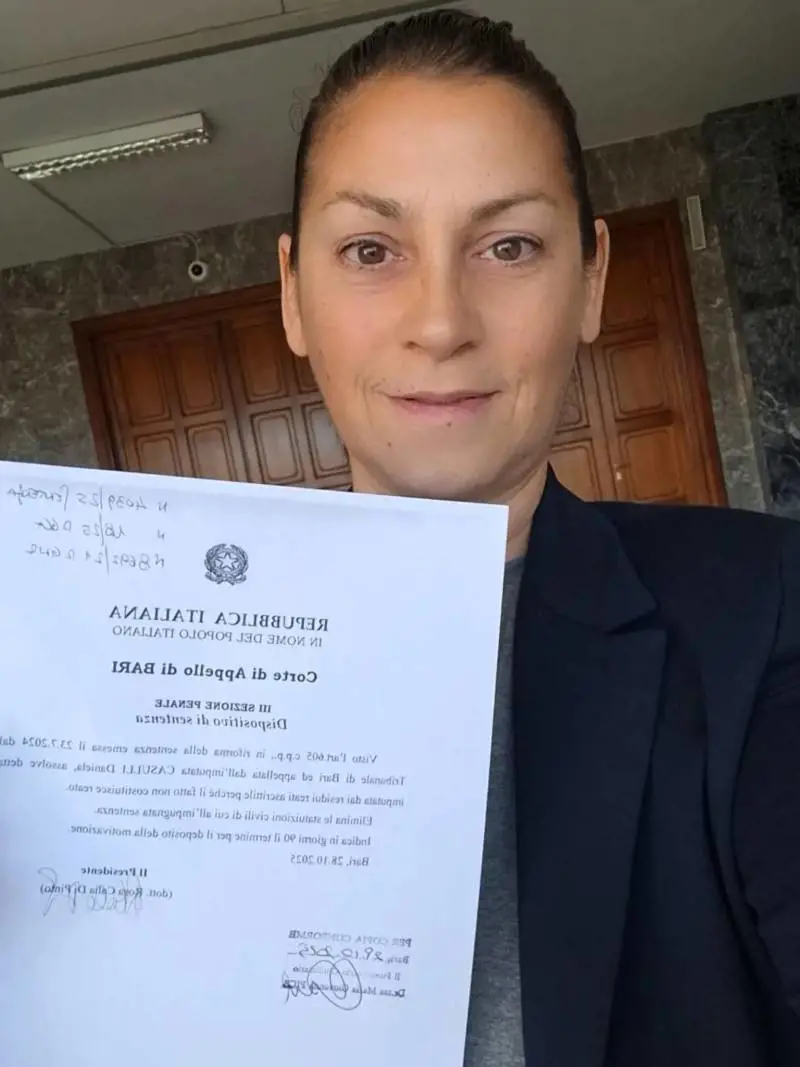 Video porno con i suoi alunni minorenni. Assolta la maestra, ora torna a insegnare