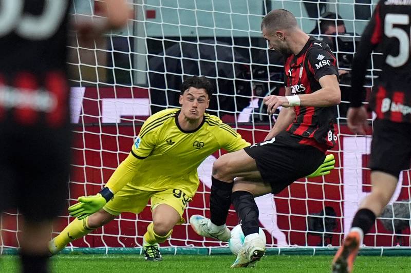 Milan Roma Pavlovic gol