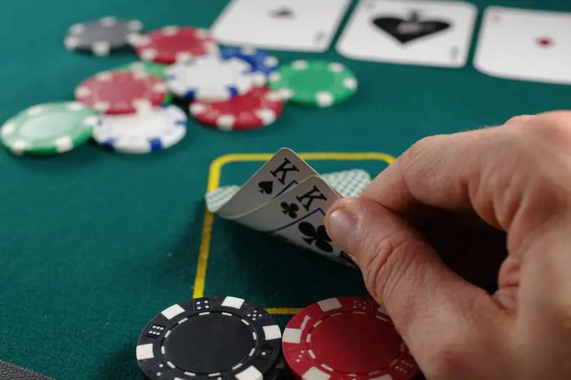 La vita d'azzardo dei tipi da poker