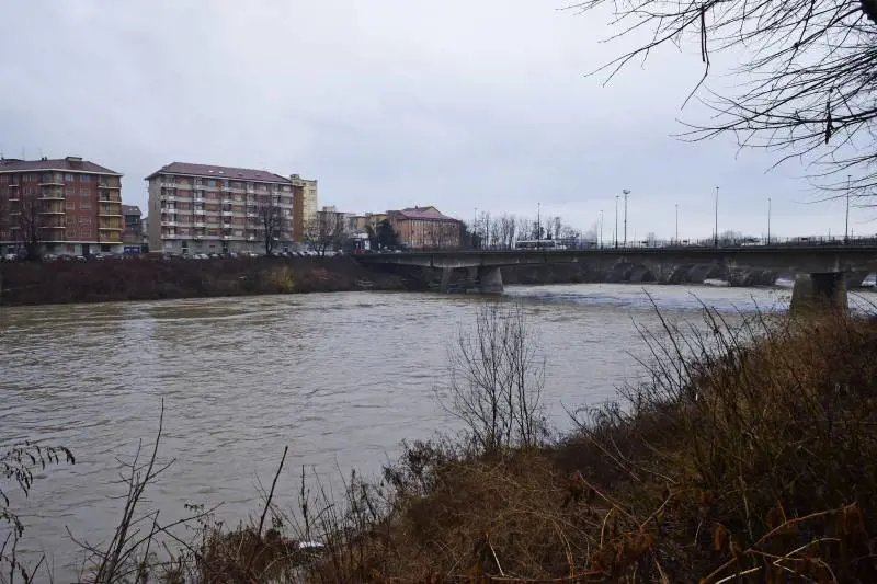 Torino, il racconto della madre del 15enne "Violentato, torturato e rasato dalla baby gang"