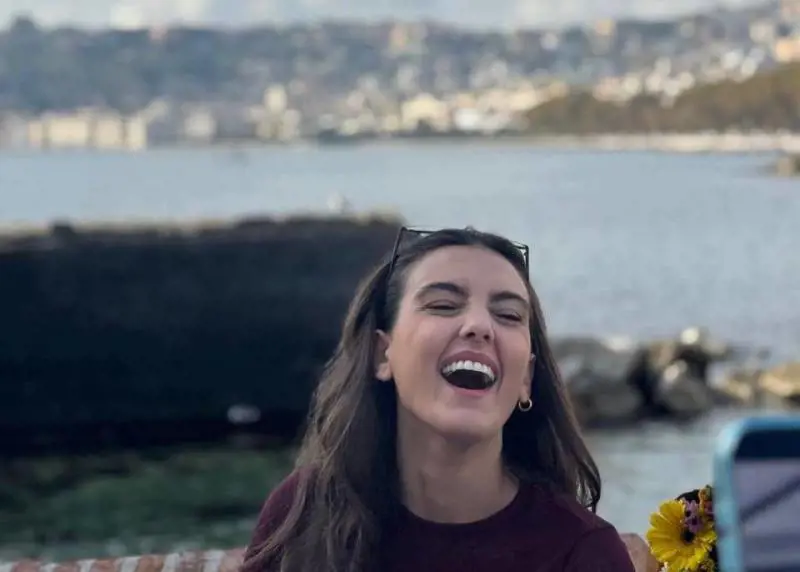 Zeudi Di Palma ha il fandom più grande e potente: evento mondiale per il suo compleanno (con tanto di aerei)