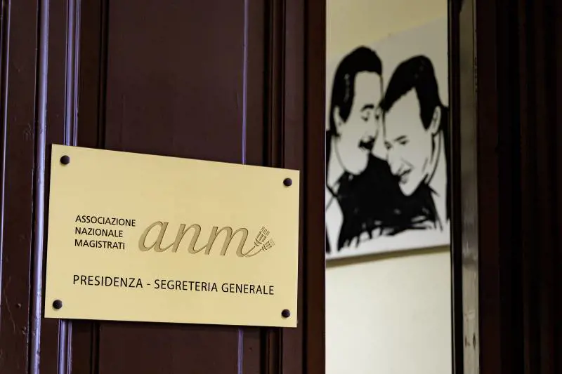 Non lo sanno, ma l'Anm si scioglierà