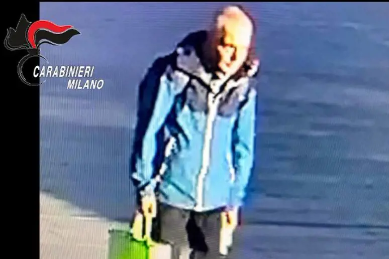 Accoltellata senza motivo. Sbandato preso dopo 11 ore