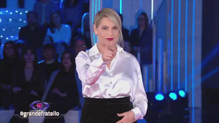 Grande Fratello, pagelle del 3 novembre: Valentina salva l’edizione (8,5), Anita (5), Rasha (7) ma…