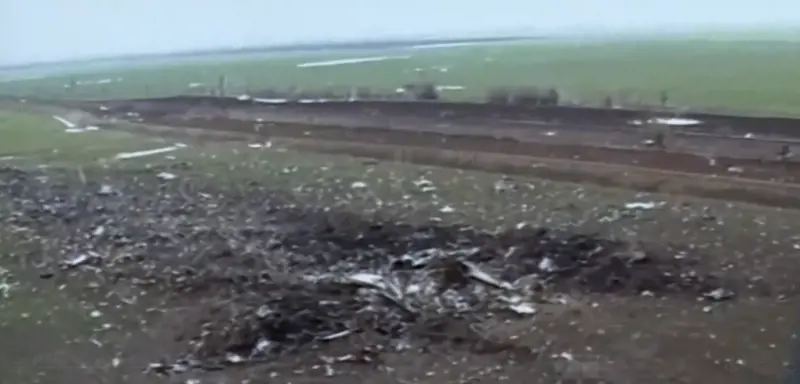 L'allarme bomba, il meteo, il malore. Cosa c'è dietro la tragedia del volo Tarom 371