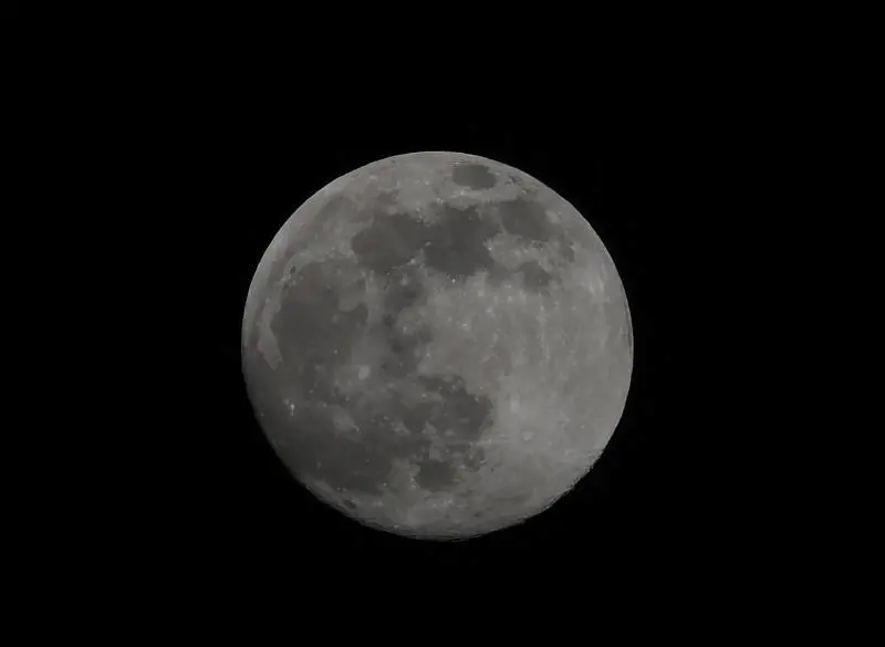 Occhi al cielo per la Superluna del castoro: quando e come vederla