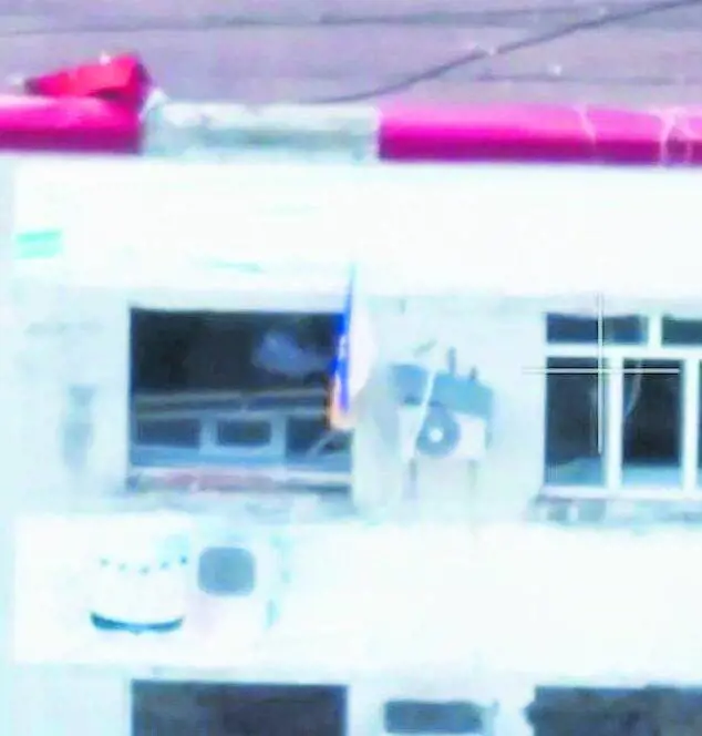 Schiaffo ai russi, al comune di Pokrovsk spunta la bandiera ucraina