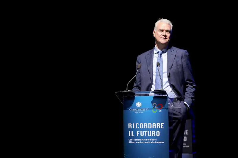 Stipendi più alti anche ai prof. Un altro contratto senza Landini