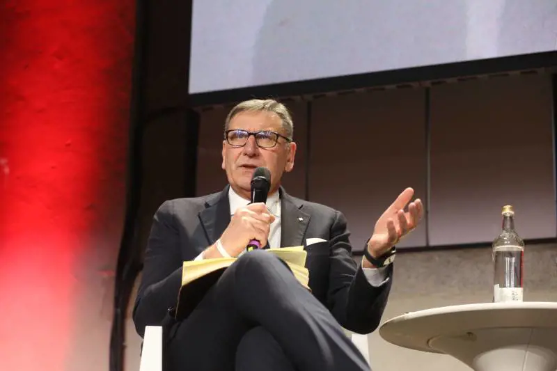 "Il segreto? Negoziazione seria. Per i dirigenti del terziario un aumento lordo da 800 euro"