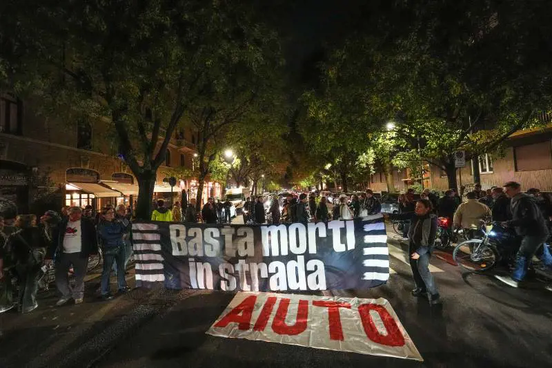 Preso il pirata di via Bronzetti. Investiti anche due ragazzini