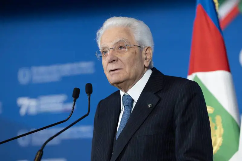 Mattarella: "Necessario un impegno corale e costante contro le dipendenze"