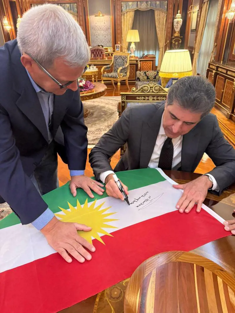 Incontro tra Biloslavo ed il presidente del Kurdistan in occasione della Frontline Academy con giovani aspiranti giornalisti di guerra