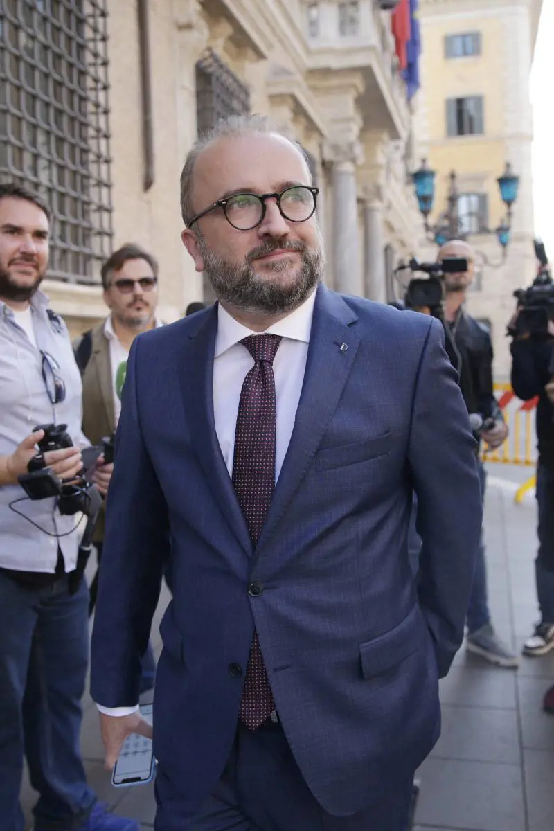 "È finita l'epoca del moralismo grillino. Dal lusso a De Luca, dietrofront su tutto"