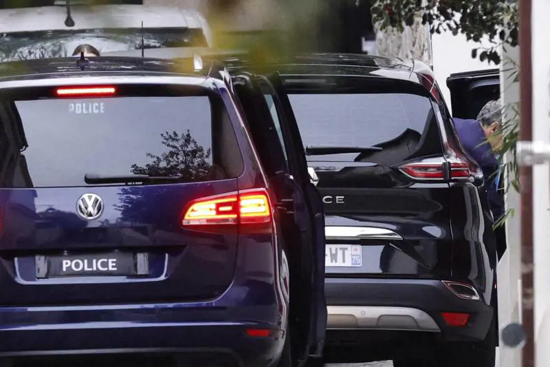 Sarkò in libertà vigilata: "È stata dura"