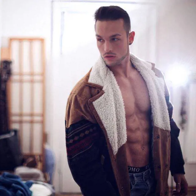 Benno Neumair insegna scacchi in carcere: "Collaborativo e disponibile", ma la famiglia non perdona