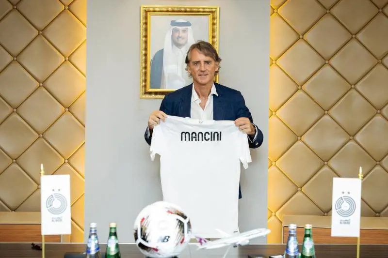 Ufficiale Roberto Mancini all'Al-Sadd: lo stipendio faraonico dell'ex ct in Qatar