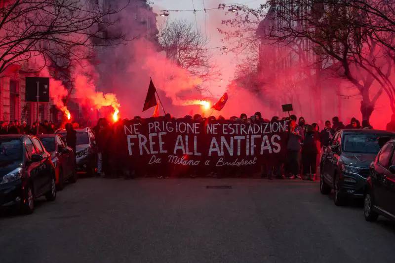 Antifa europei nel mirino Usa: "Sono terroristi". Colpiti anche gli anarchici di Cospito