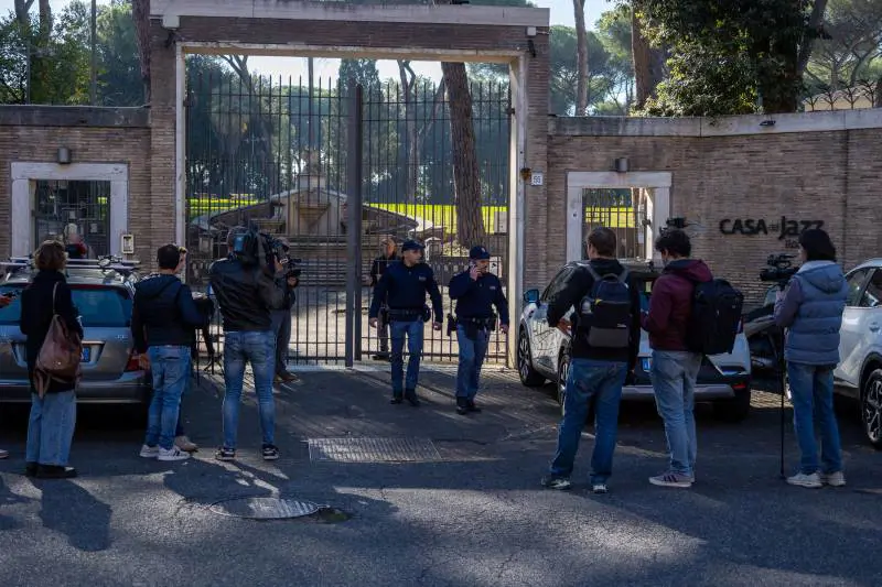 Le ruspe scavano sotto la Casa del Jazz. "Può esserci il corpo del giudice Adinolfi"